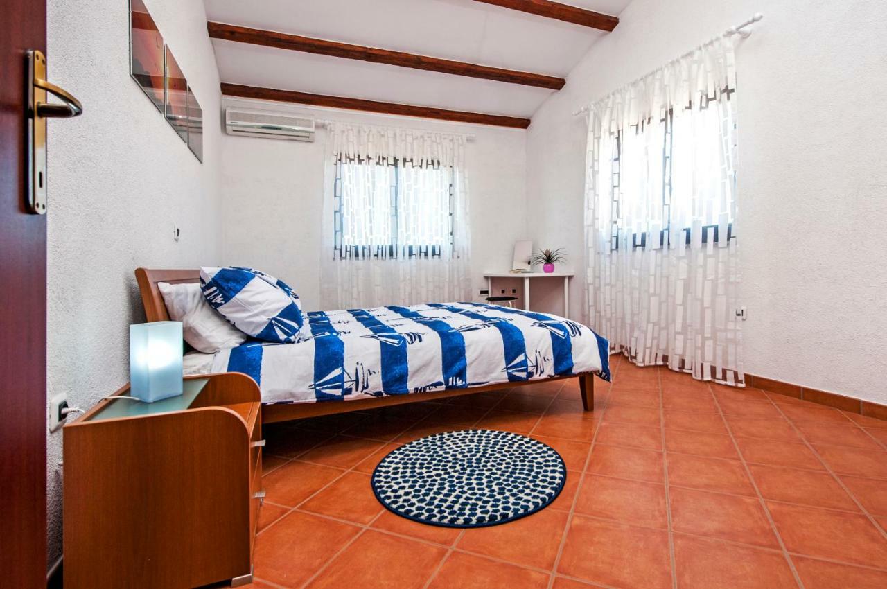 Apartment Bora Ровінь Екстер'єр фото