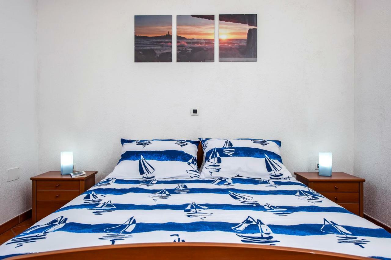 Apartment Bora Ровінь Екстер'єр фото