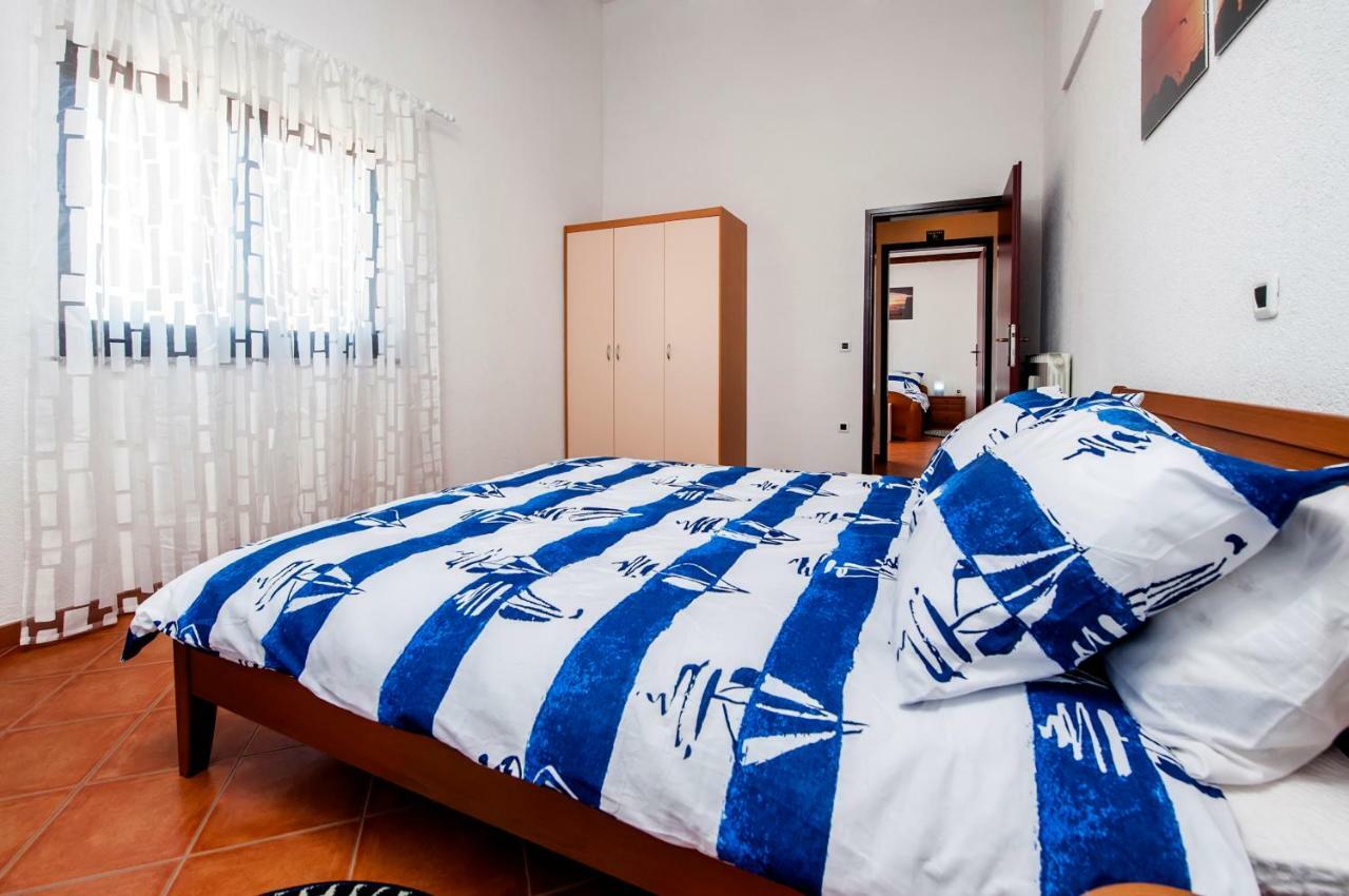 Apartment Bora Ровінь Екстер'єр фото