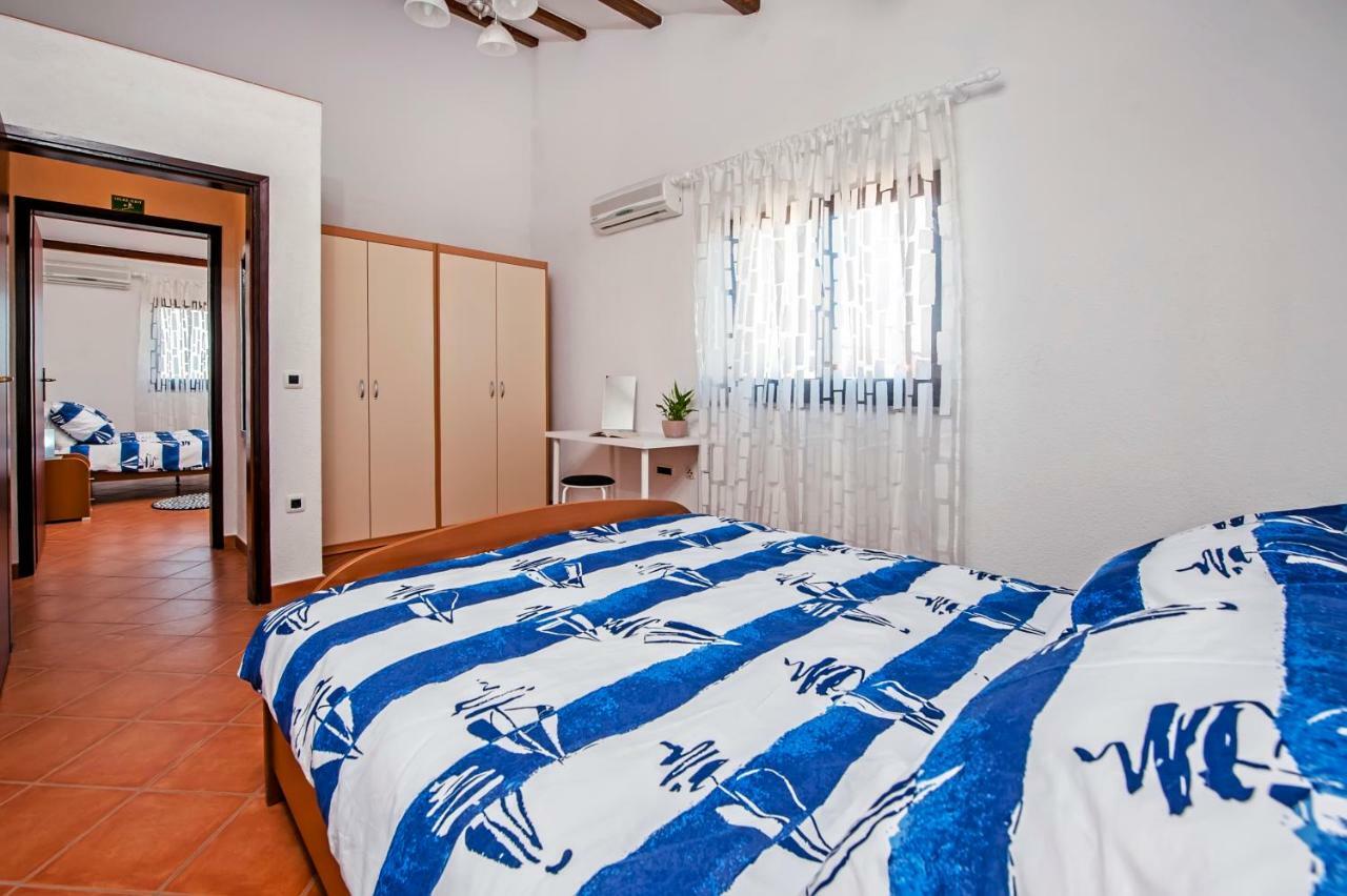 Apartment Bora Ровінь Екстер'єр фото
