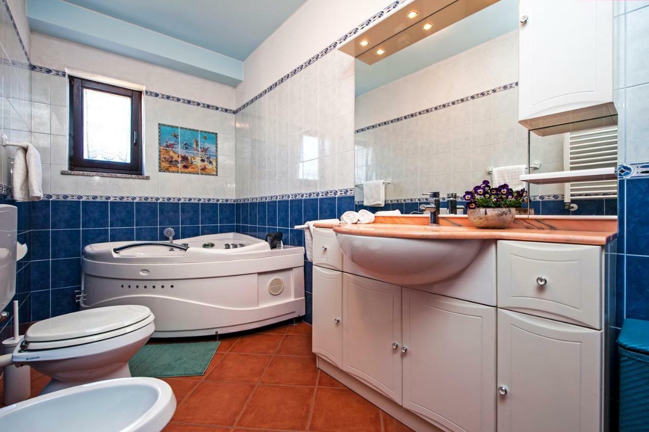 Apartment Bora Ровінь Екстер'єр фото